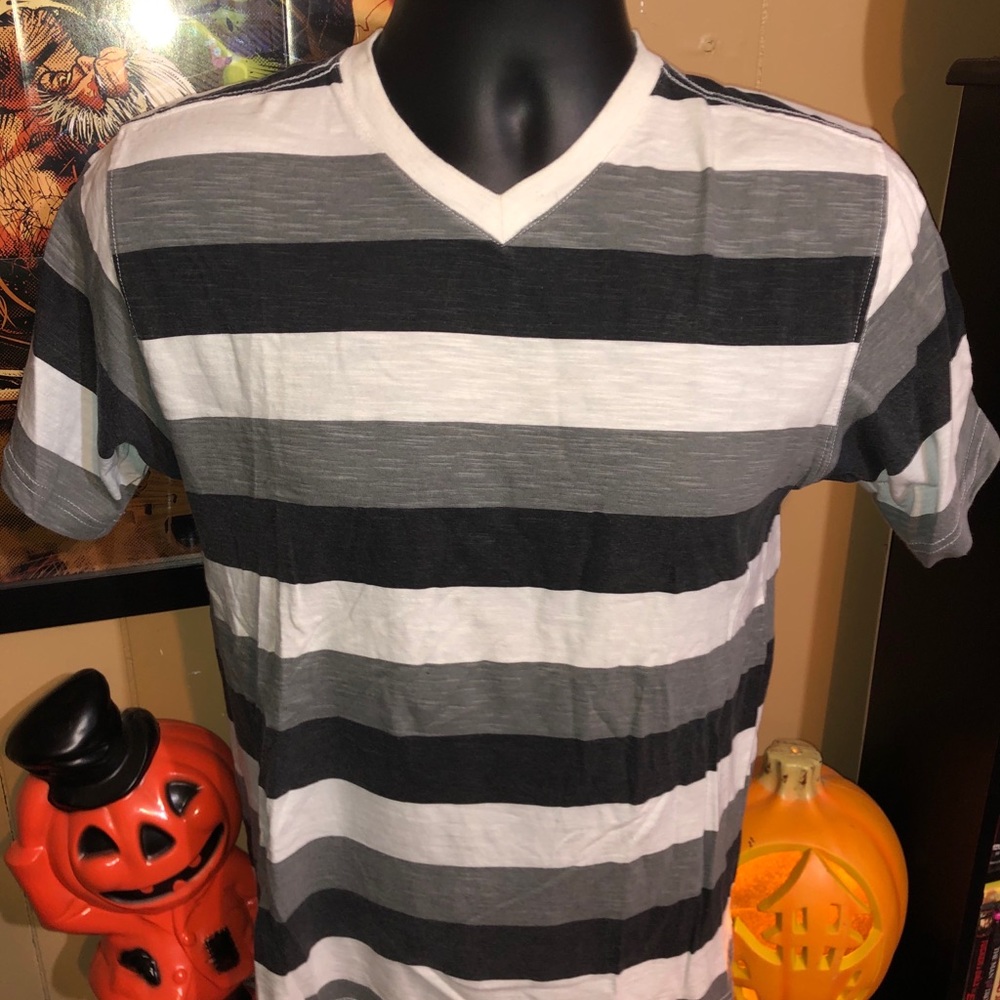Boys faded glory v-neck short sleeve